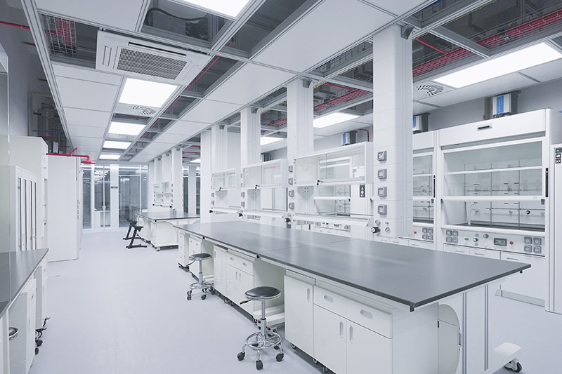 五台实验室革新：安全与科技的现代融合